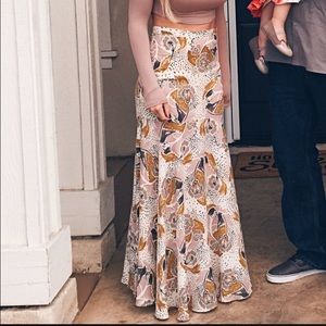 FREE PEOPLE MAXI SKIRT💫